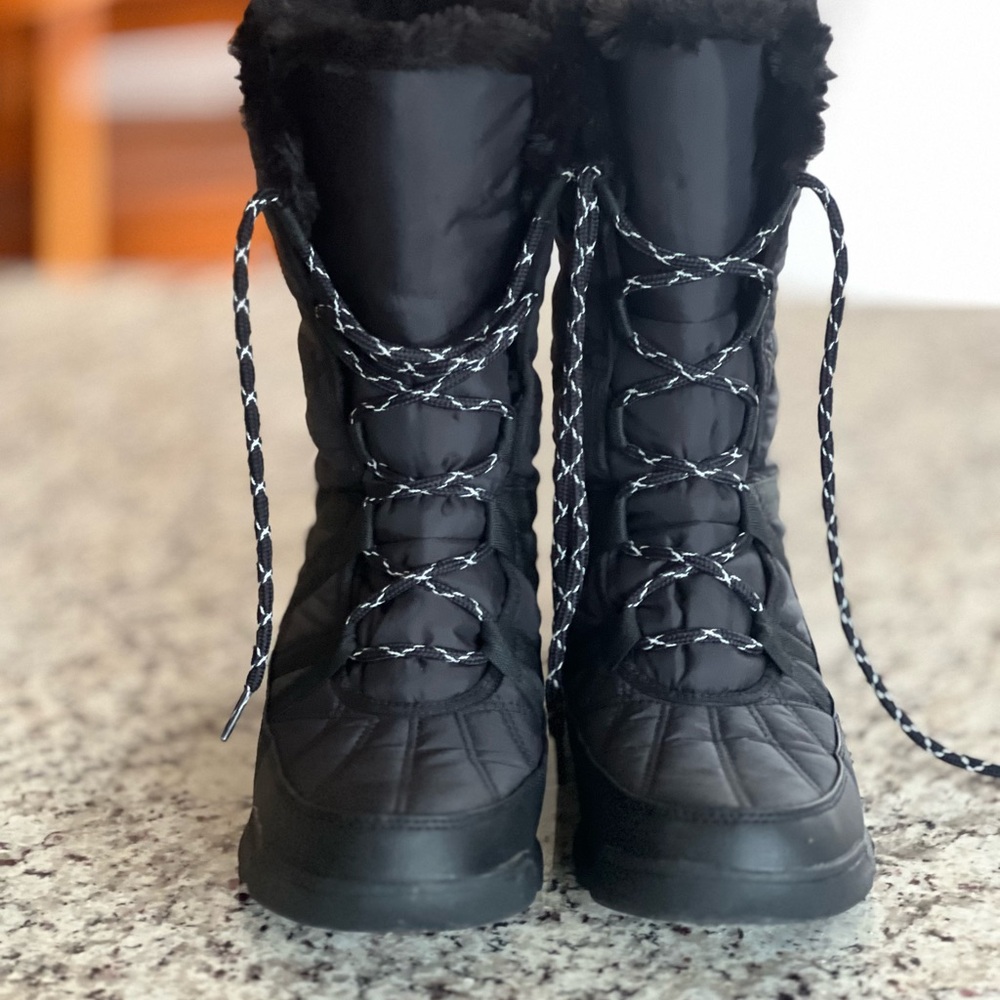 Sorel Black Quilted Winter Boots with Faux Fur